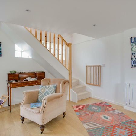 Little England Cottage Milborne Saint Andrew Экстерьер фото