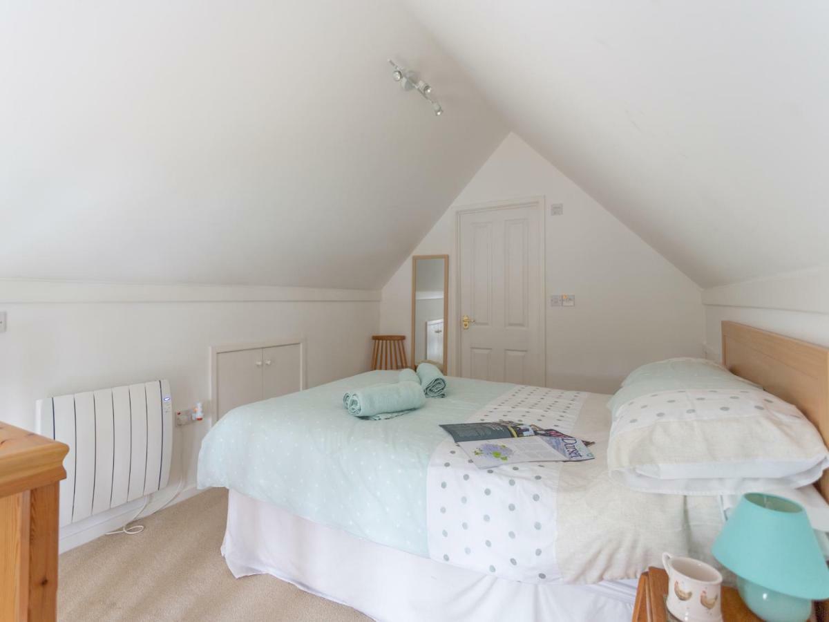 Little England Cottage Milborne Saint Andrew Экстерьер фото